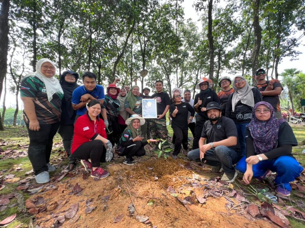 Program Penanaman Pokok Gutta Percha Terbanyak The Malaysia Book Of